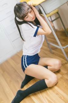 九朵云